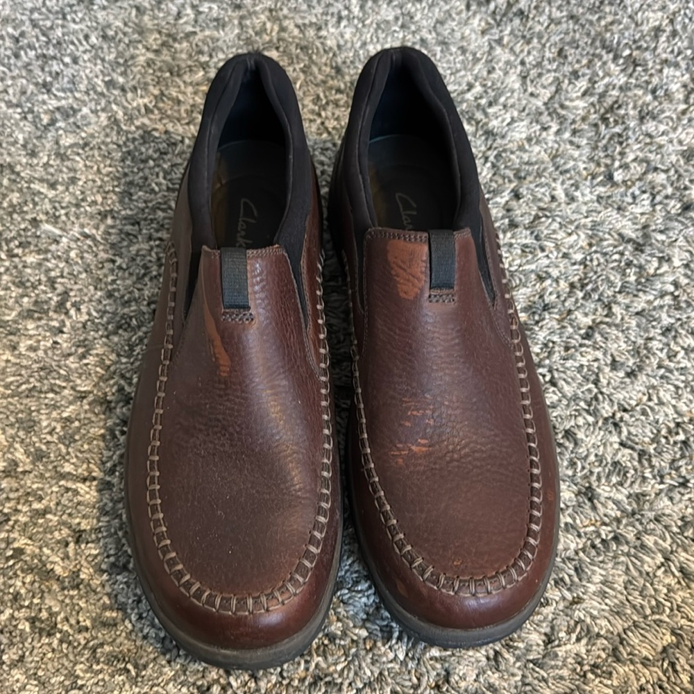 Men’s Clark’s slip ons